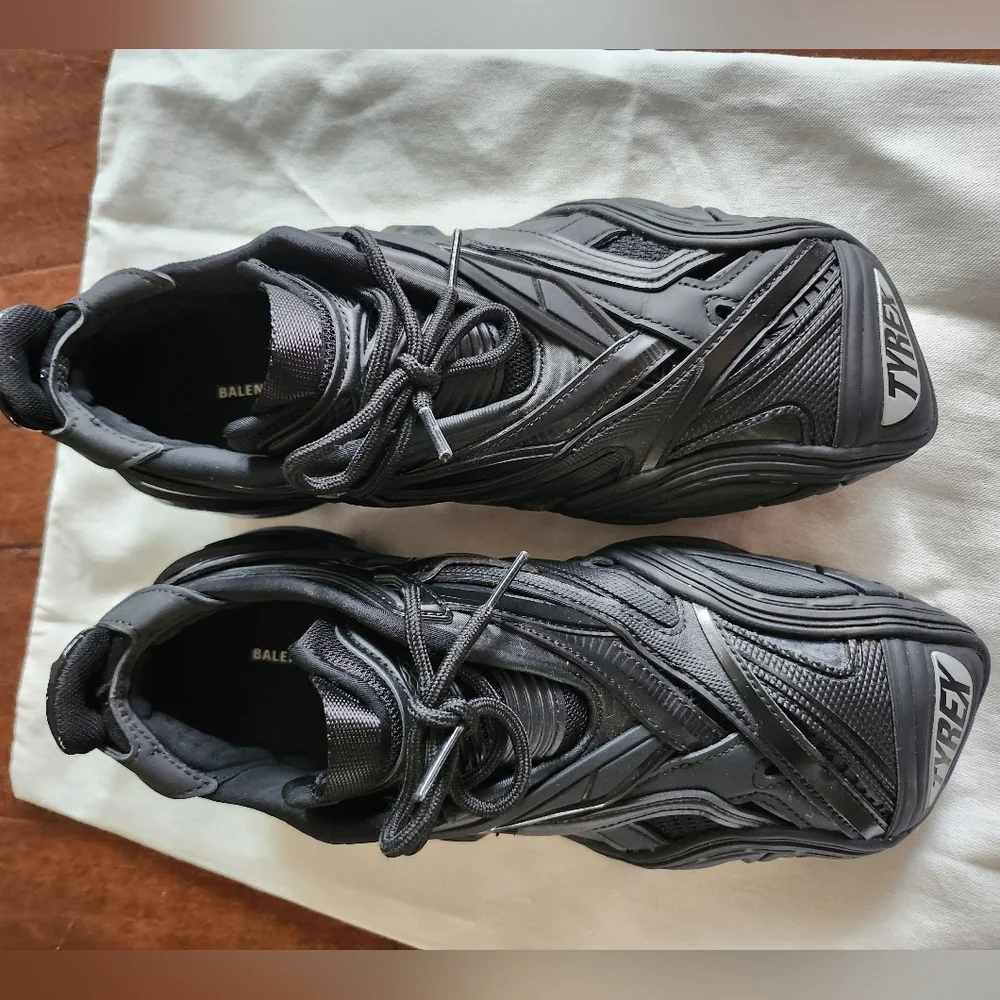 Balenciaga Sneakers - Picture 6 of 8